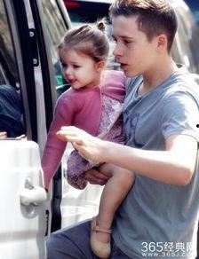 霍爷警局有个小奶娃说是你儿子